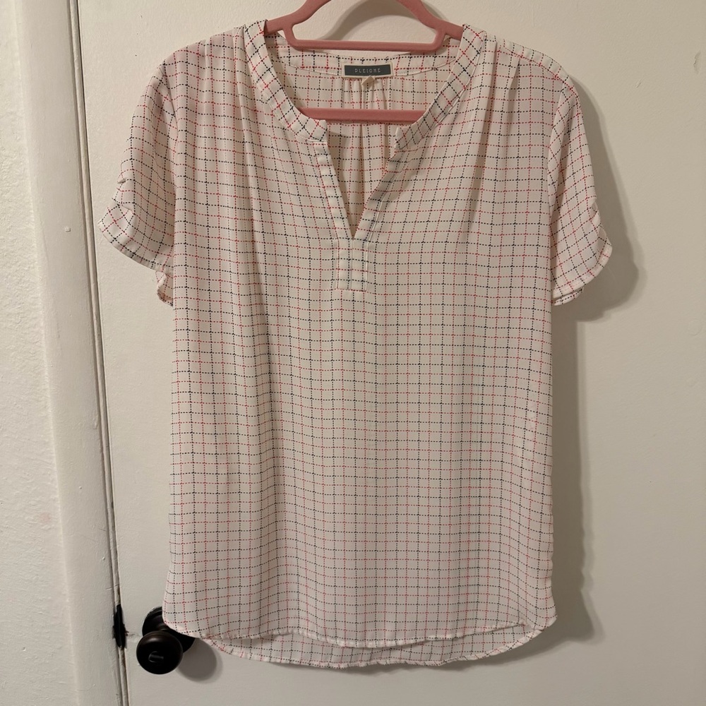 Pleione Women's Size Medium Short Sleeve Plaid V-Neck Blouse